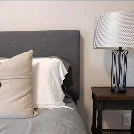 Casa St Clair - Suite -Style Suite W Lrg Patio トロント エクステリア 写真